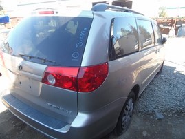 2010 Toyota Sienna LE Silver 3.5L AT 2WD #Z22759